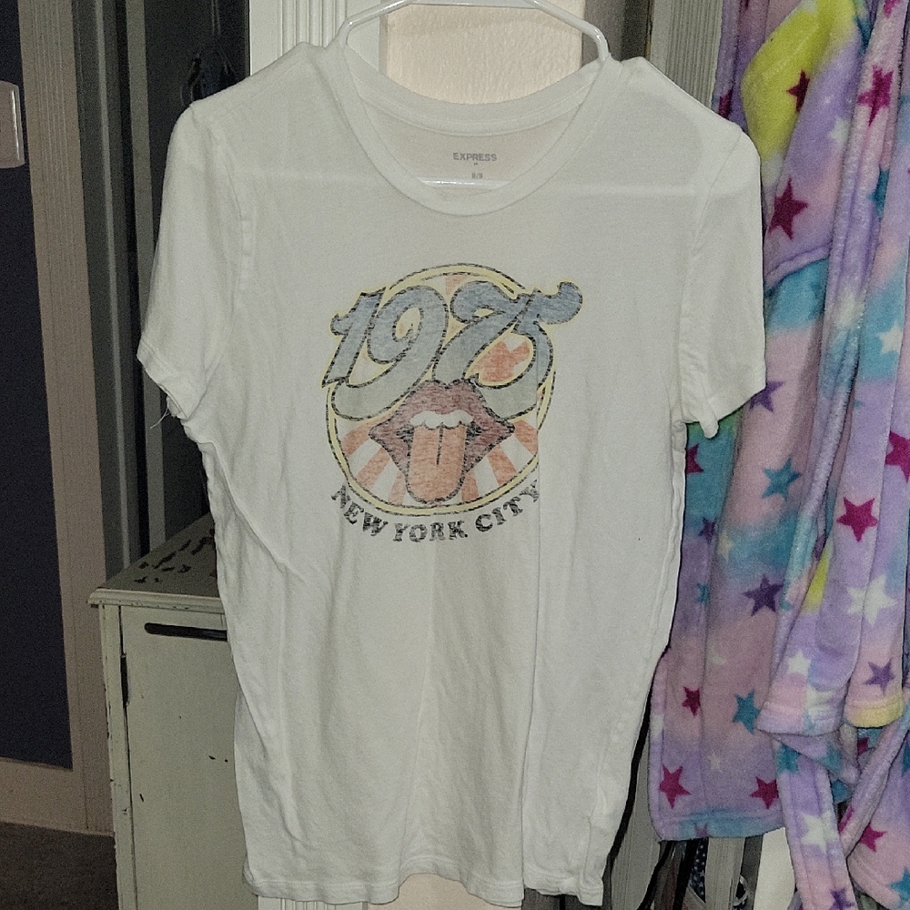 Express White Graphic T-Shirt, Medium